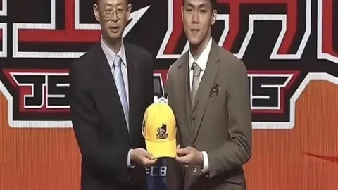 蓝色电竞新英雄首秀，技能革新引热议